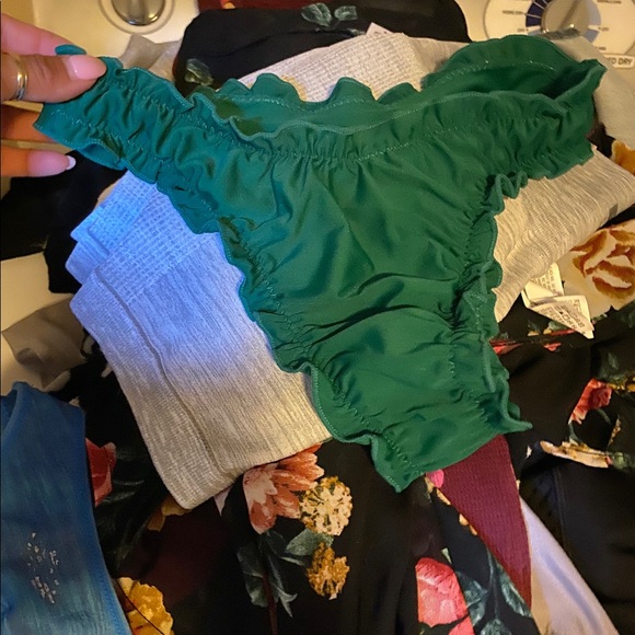 2 piece Bikini Set! - Picture 2 of 4